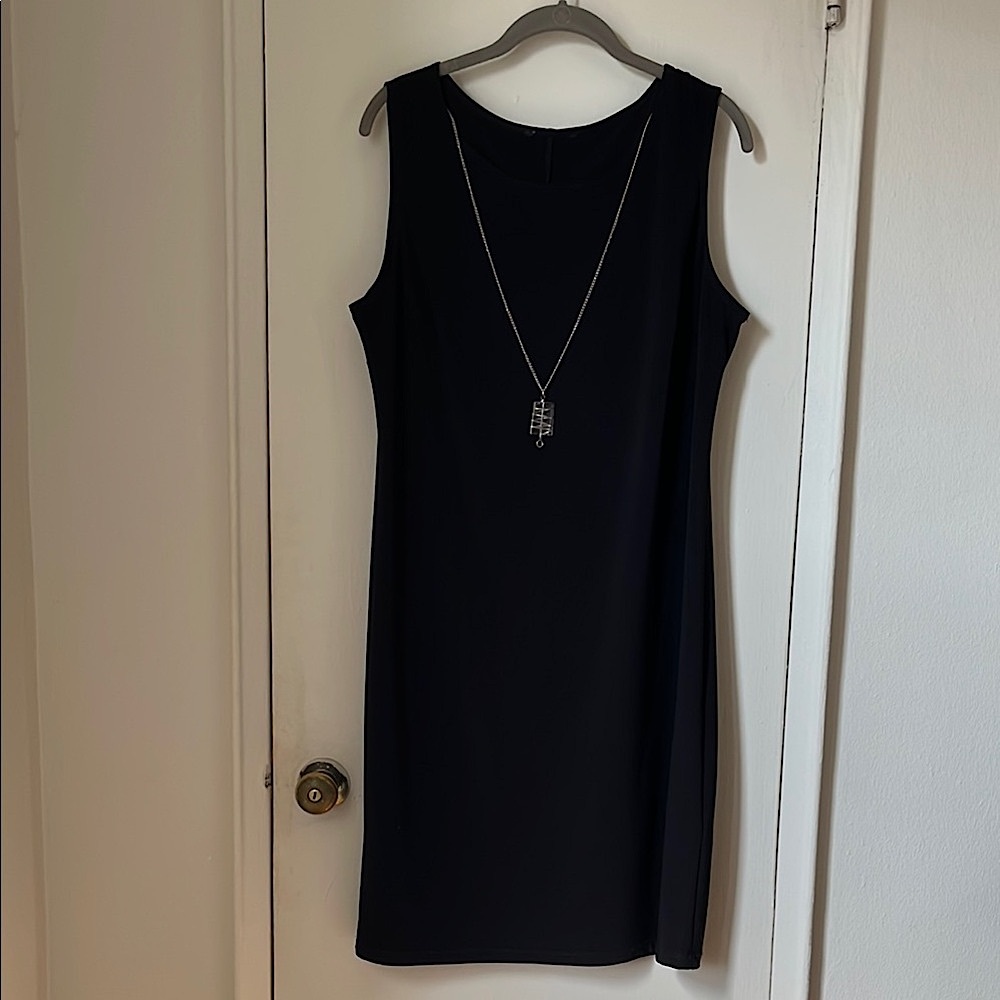 Black Sheath Mini Dress with Scoop Neck for Cocktail